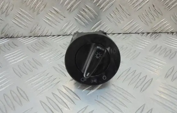 Skoda Octavia Mk1 (1U) Light switch 3B0941531B