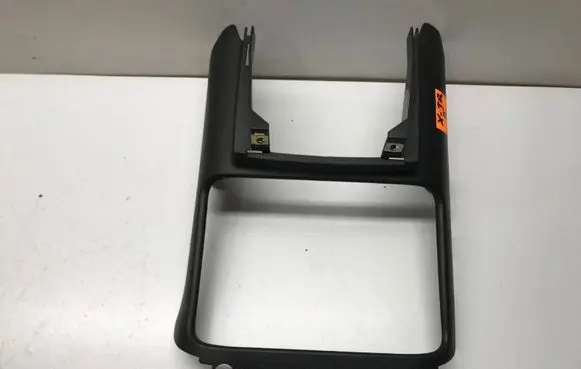 Nissan X-Trail T30 Radio/GPS head unit trim 68247EQ000