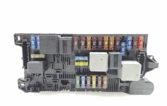 Mercedes-Benz E W211 Fuse module 2115457101