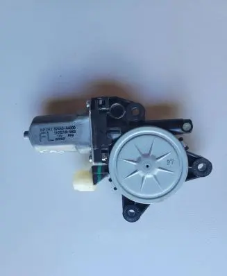 KIA Carens III Front door window regulator motor 82450A4000 DH2621005500