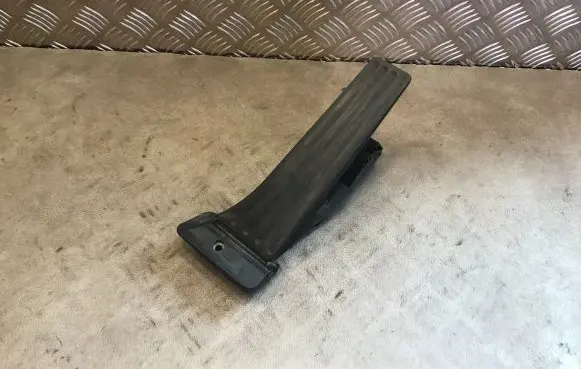 BMW 5 F10 F11 Accelerator throttle pedal 6860784