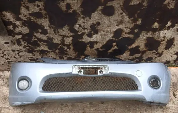 Mitsubishi Grandis Front bumper