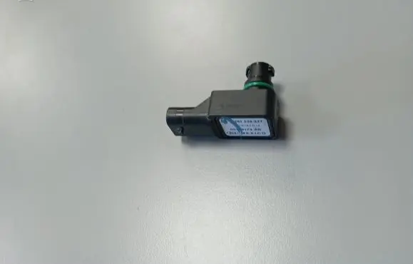 Chrysler Pacifica Air pressure sensor 05149174AB 261230227