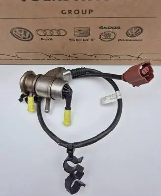 Volkswagen Arteon AdBlue injector 03N131113D 0444025049 03N131113B