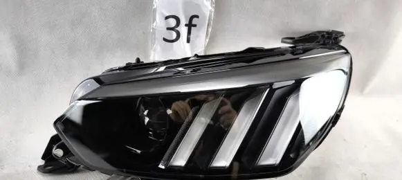 Peugeot 208 II Headlight/headlamp 9841642080