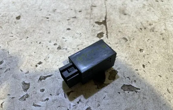 Volkswagen Phaeton Seat heating relay 7L0959772