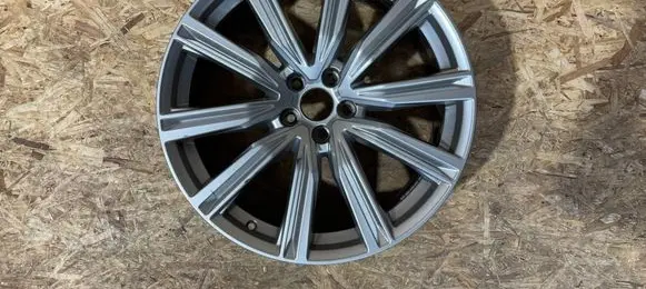 Audi Q8 R20 alloy rim 4M8601025T B009501
