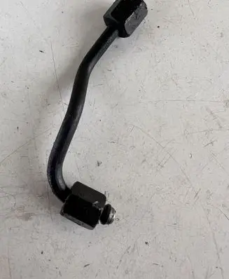 Fuel injector supply line/pipe