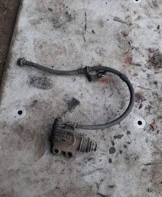 Nissan Almera Tino Clutch slave cylinder 