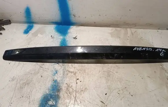 Toyota Avensis T270 Trunk door license plate light bar 7680105100