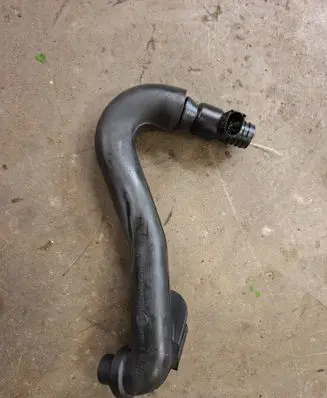 Chrysler PT Cruiser Engine coolant pipe/hose A6640160481