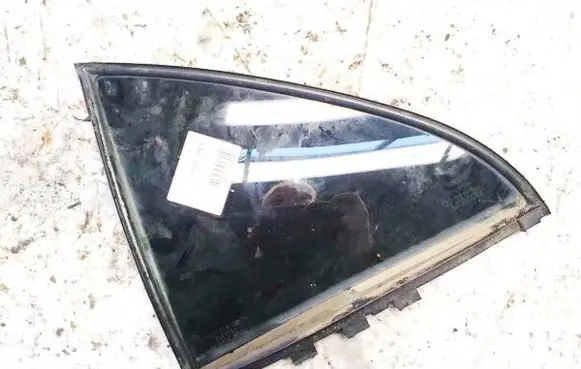 Toyota Avensis T250 Rear vent window glass 