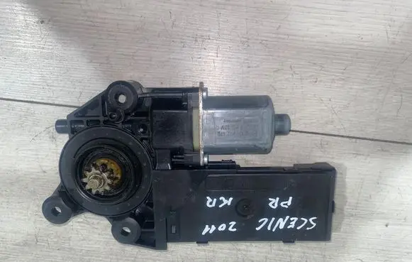 Renault Scenic III - Grand scenic III Front door window regulator motor 807310011R 915952102 96920210