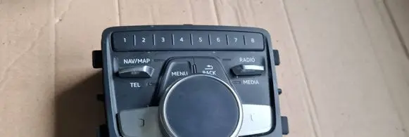Multifunctional control switch/knob