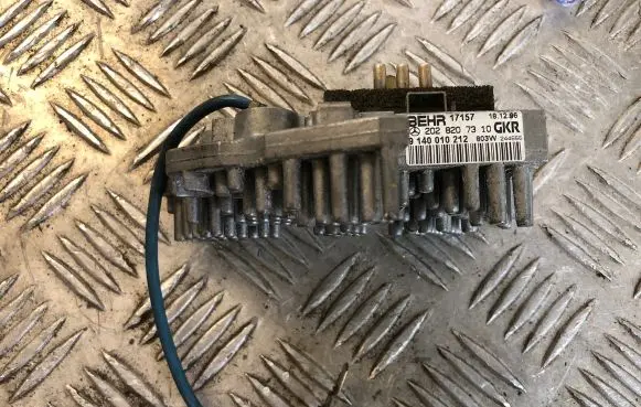 Mercedes-Benz C W202 Heater blower motor/fan resistor 2028207310 9140010212