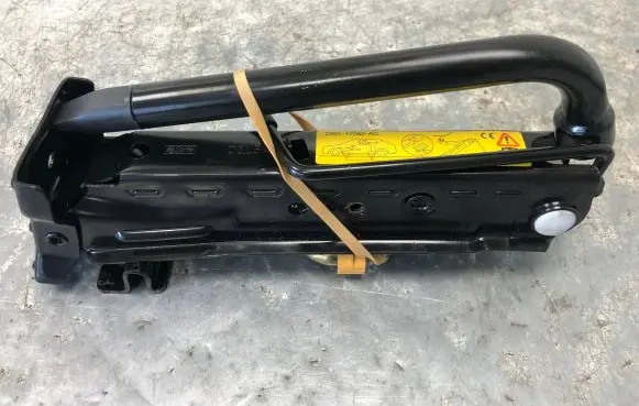 Mazda 2 Tool set 2S61-17080-AC