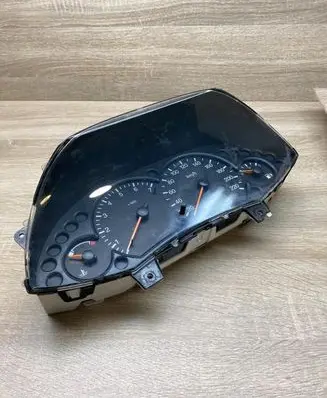 Ford Focus Speedometer (instrument cluster) 98AP10841BC 98SB10849CF