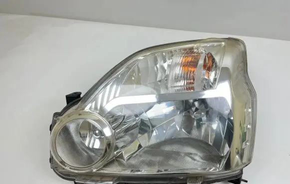 Nissan X-Trail T31 Headlight/headlamp HCR598