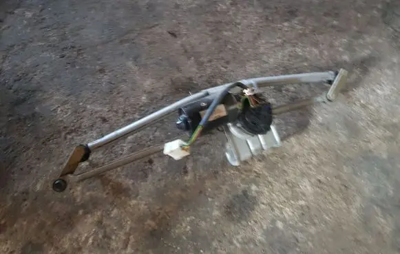 Volkswagen II LT Front wiper linkage and motor
