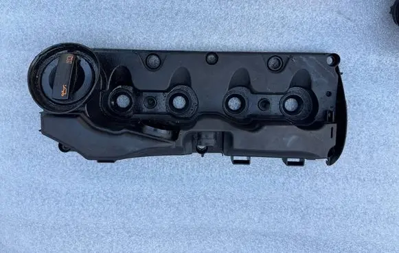 Audi A4 S4 B8 8K Rocker cam cover 03L103469M