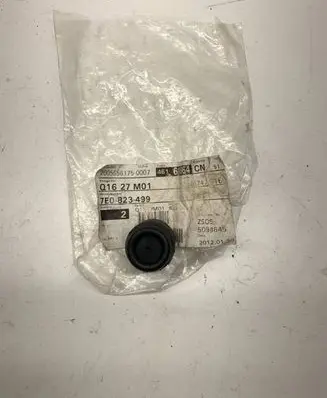 Volkswagen Golf VII Nuts/bolts 7E0823499 2172RRR