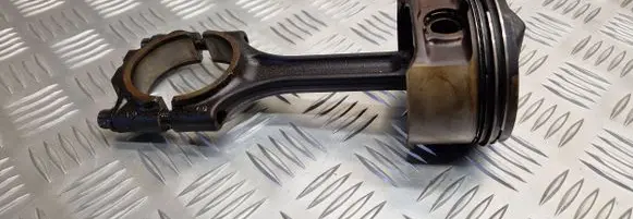Volvo S40, V40 Piston with connecting rod