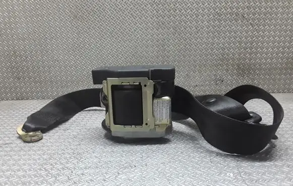 Skoda Superb B5 (3U) Front seatbelt