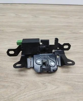 Volvo C70 Tailgate/trunk/boot lock/catch/latch 30784739