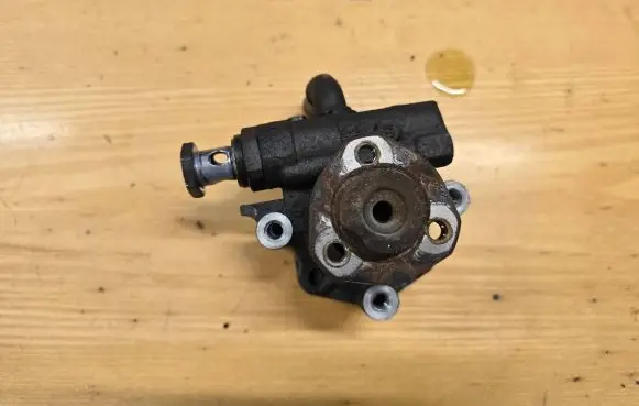 Volkswagen Caddy Power steering pump