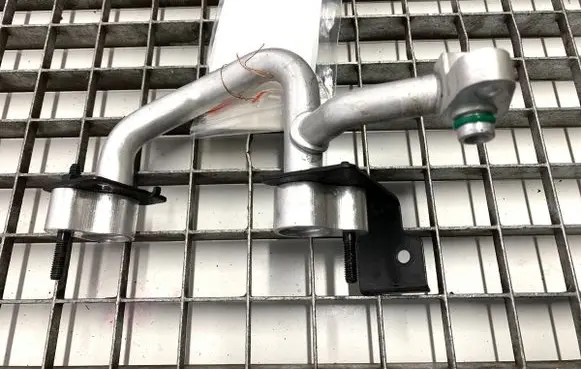 Hyundai Kona II Air conditioning (A/C) pipe/hose 