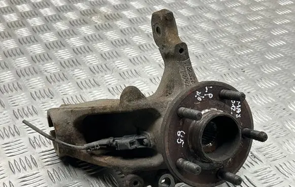 Ford C-MAX II Front wheel hub spindle knuckle