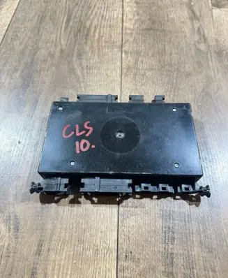 Mercedes-Benz CLS C219 Seat control module A2118705026 05022317