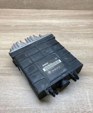 Volkswagen Golf III Engine control unit/module ECU 1H0907311H 0261200784