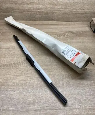 Peugeot 307 Windshield/front glass wiper blade E429103