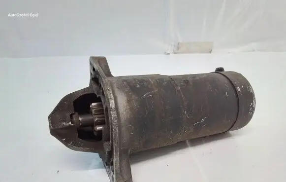 Opel Zafira B Starter motor