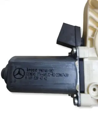 Mercedes-Benz B W245 Front door window regulator motor A1698204342 996146102 22067430