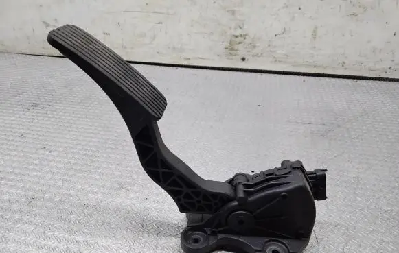 Hyundai i30 Accelerator throttle pedal 32700XXXXX