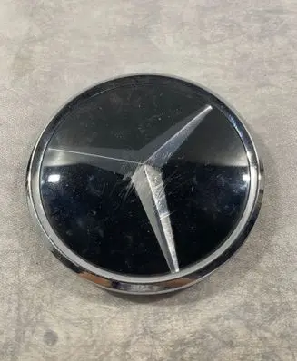 Mercedes-Benz C W205 Manufacturer badge logo/emblem A0008880011