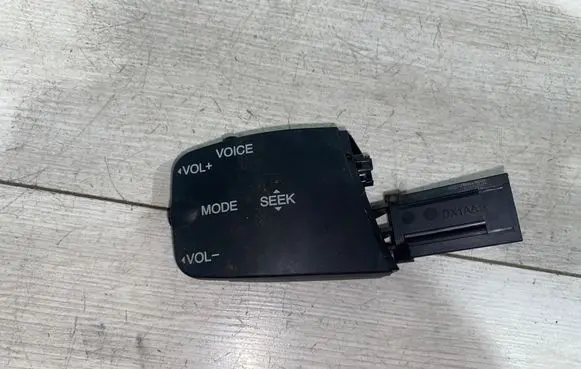 Ford Focus Multifunctional control switch/knob 758709