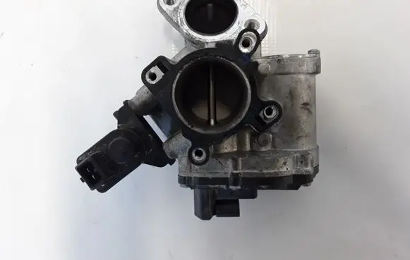 Renault Koleos II Electric throttle body valve 
