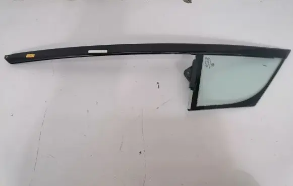 BMW i3 Front door vent window glass four-door 5900518
