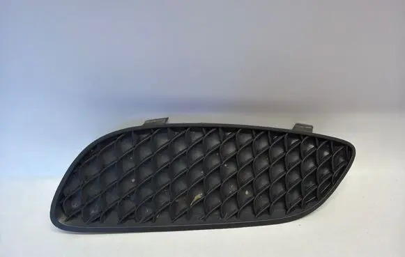 Mercedes-Benz A W176 Front bumper lower grill A1768853522