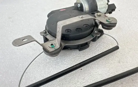 Volkswagen PASSAT B6 Seat adjustment motor 2016801