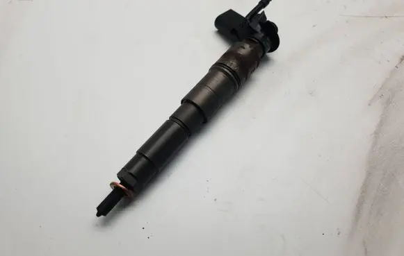 BMW X3 E83 Fuel injector 7792721