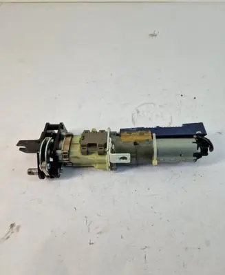 Volkswagen PASSAT B6 Tailgate/trunk/boot lift motor 3c9827384f