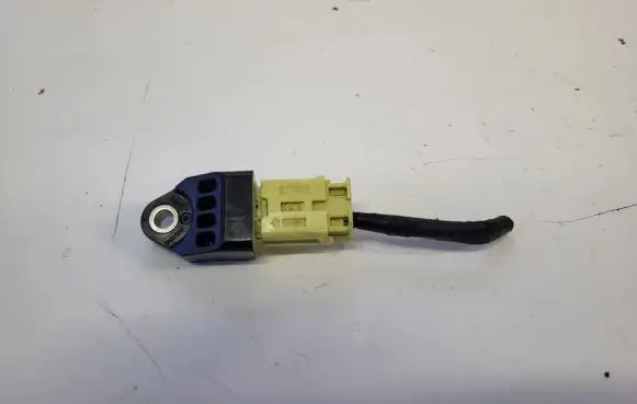 Toyota RAV 4 (XA30) Airbag deployment crash/impact sensor 8983133020