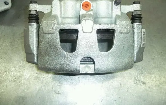 Opel Insignia B Front brake caliper 13331605