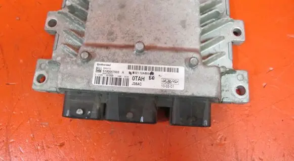 Ford Fiesta Engine control unit/module 8V21-12A650-TH S180047003H EMS2102