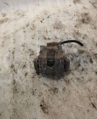 BMW 5 E34 Rear brake caliper
