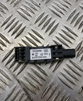 Chrysler Voyager Airbag deployment crash/impact sensor 04727261AD 1598300669 180504